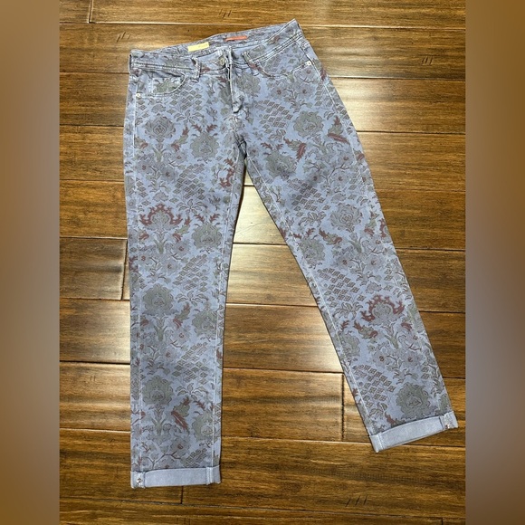 Pilcro - Anthropologie - Floral Slim boyfriend Jeans with Subtle Pattern size 26 - Picture 1 of 7
